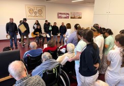 Grupo de clientes e colaboradores/as do CACI mantém viva a tradição das Janeiras