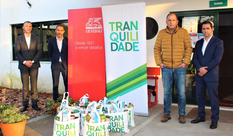 Riscototal Sociedade de Mediação entrega dez cabazes à Cercimarante